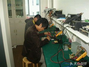 “师傅上门及时,清理电脑的同时给出很多优化.”-赞维电脑-上海生活服务